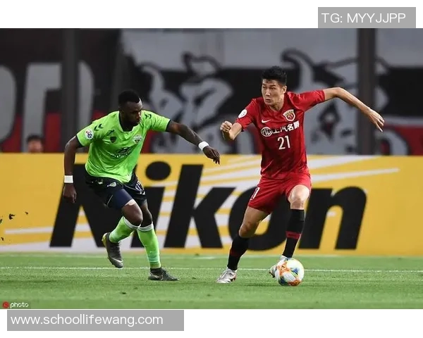 全北现代与上海上港对决分析战术布局与球员表现探讨